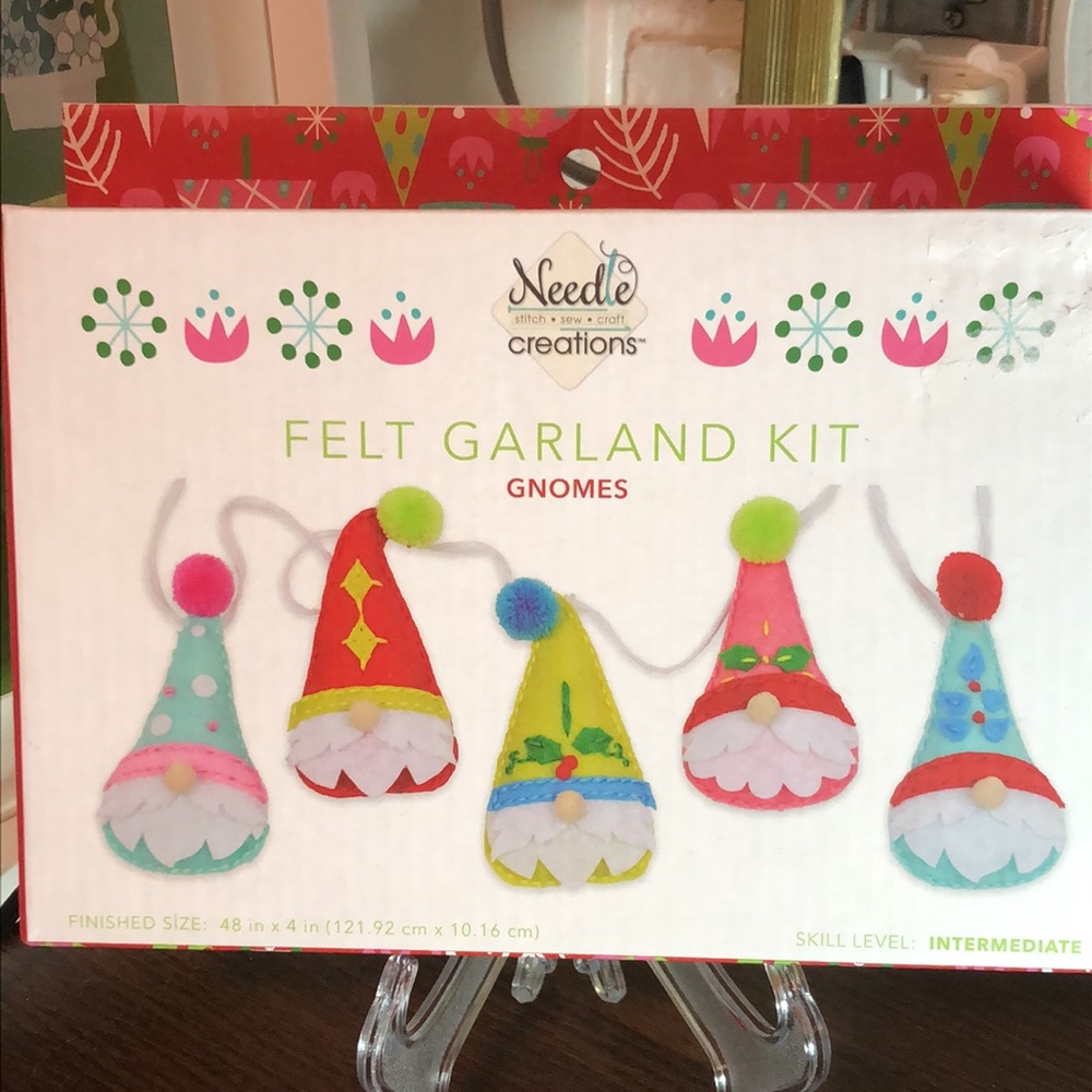 Felt Garland Holiday Gnomes Kit - NIB